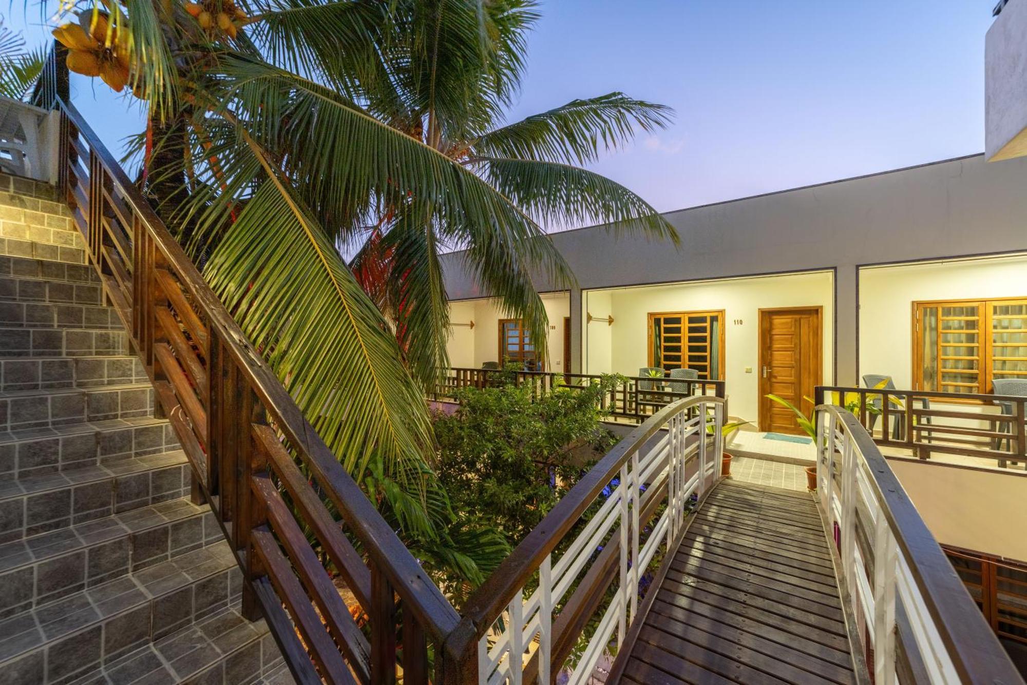 Kamadhoo Inn Extérieur photo